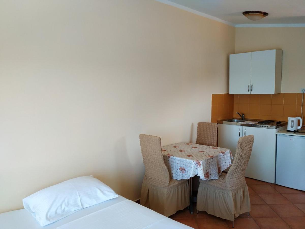 Apartmani Orange Dreams Sutomore Buitenkant foto